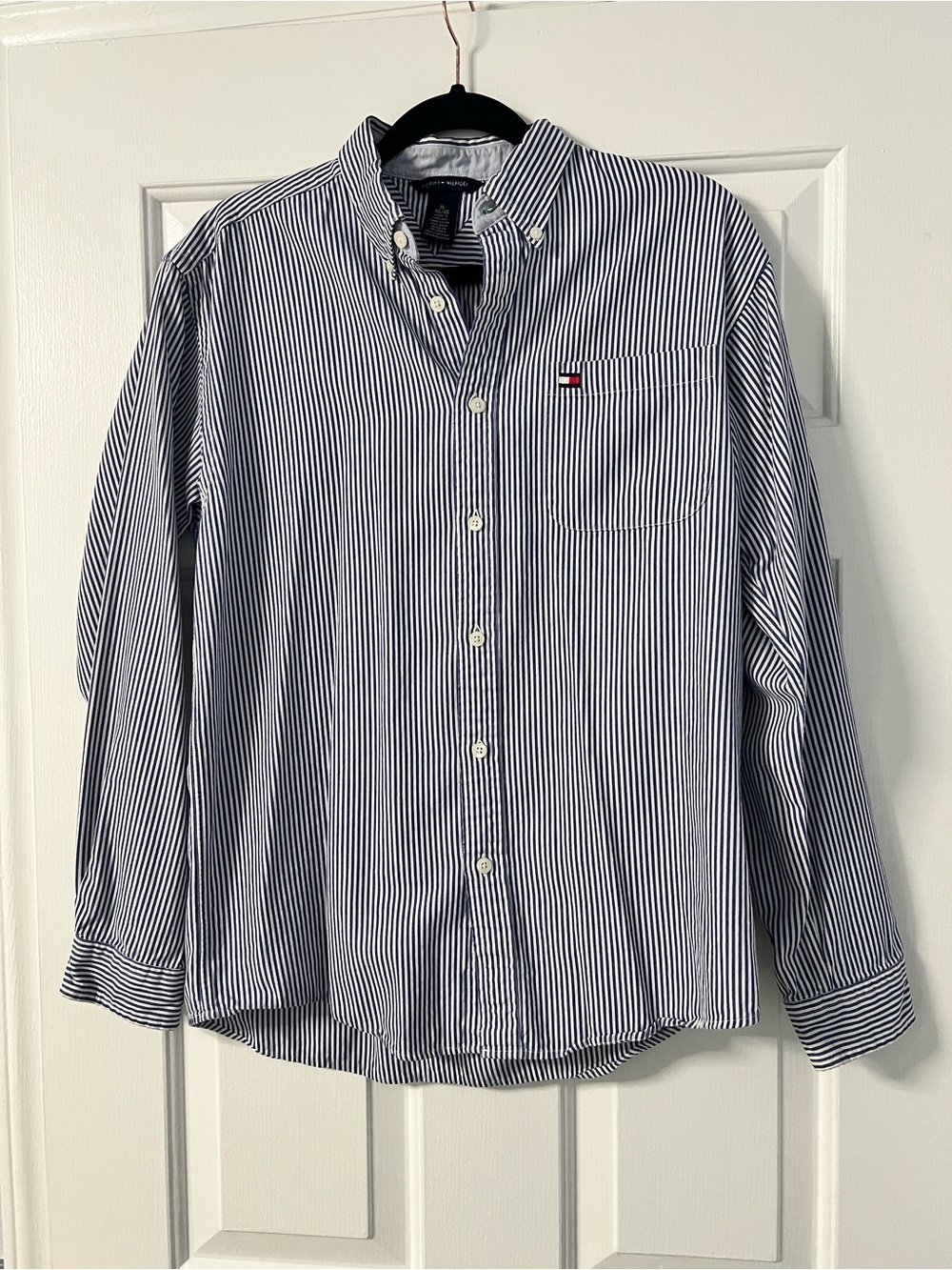 Tommy Hilfiger Men's Navy & White Vertical Stripe Button-Up Shirt